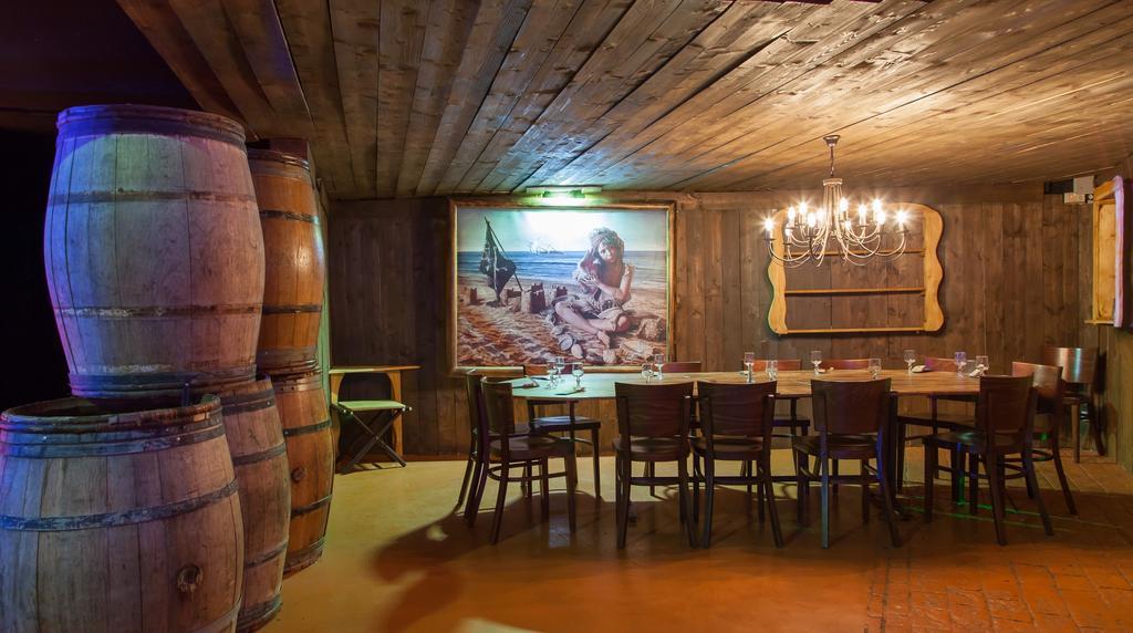 Hotel Du Parc - Pirates Chasseneuil-du-Poitou Kültér fotó