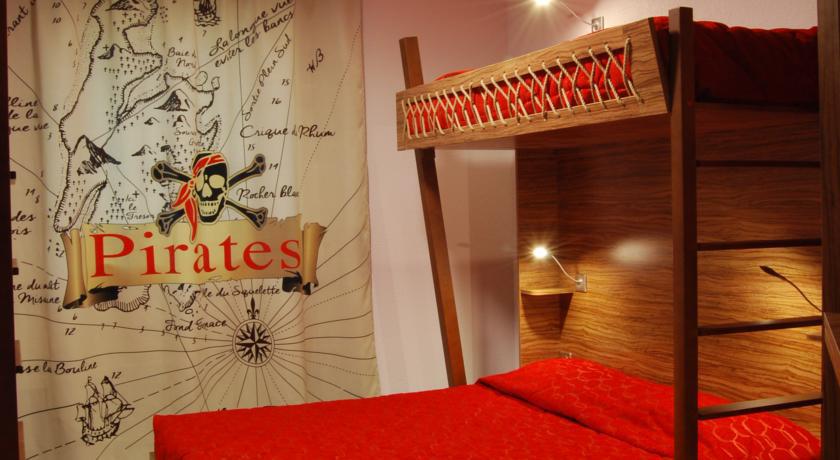 Hotel Du Parc - Pirates Chasseneuil-du-Poitou Szoba fotó