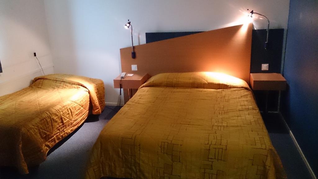 Hotel Du Parc - Pirates Chasseneuil-du-Poitou Szoba fotó