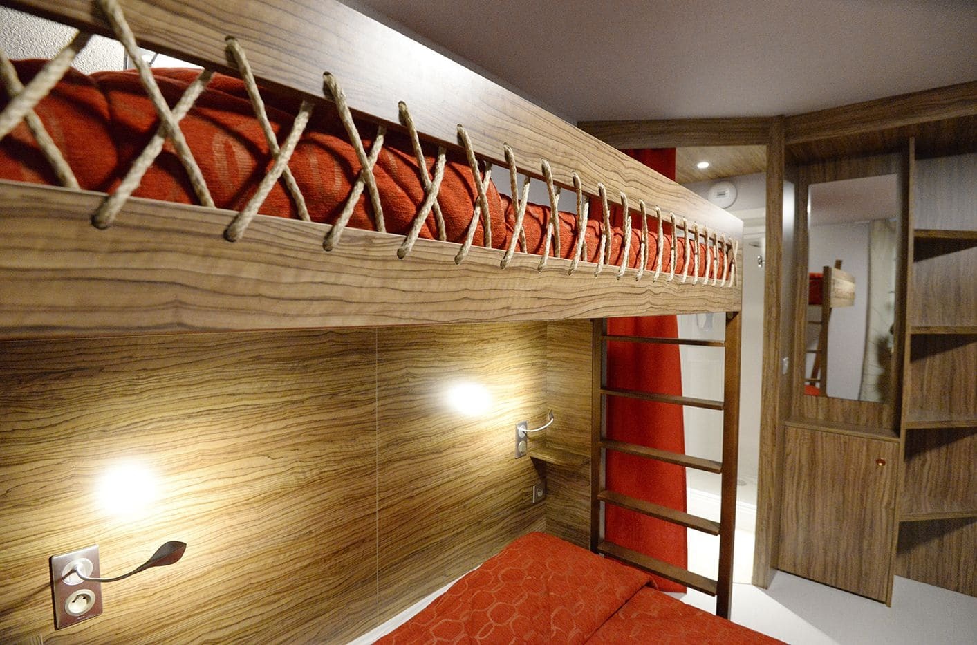 Hotel Du Parc - Pirates Chasseneuil-du-Poitou Kültér fotó